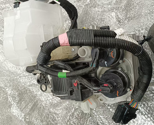 特斯拉热泵系统维修