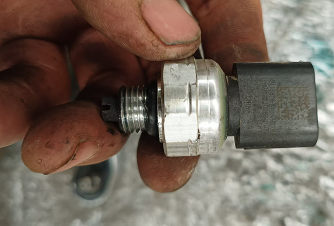 特斯拉热泵系统维修