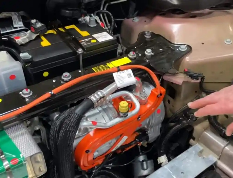 特斯拉热泵系统维修